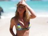 Sara Underwood modeling in Hawaii 02